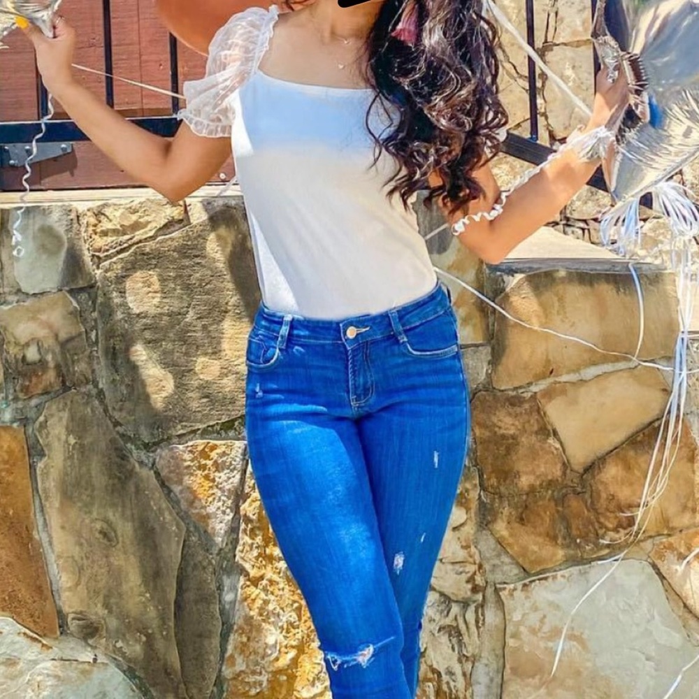 Classy Puffed Sleeved Top